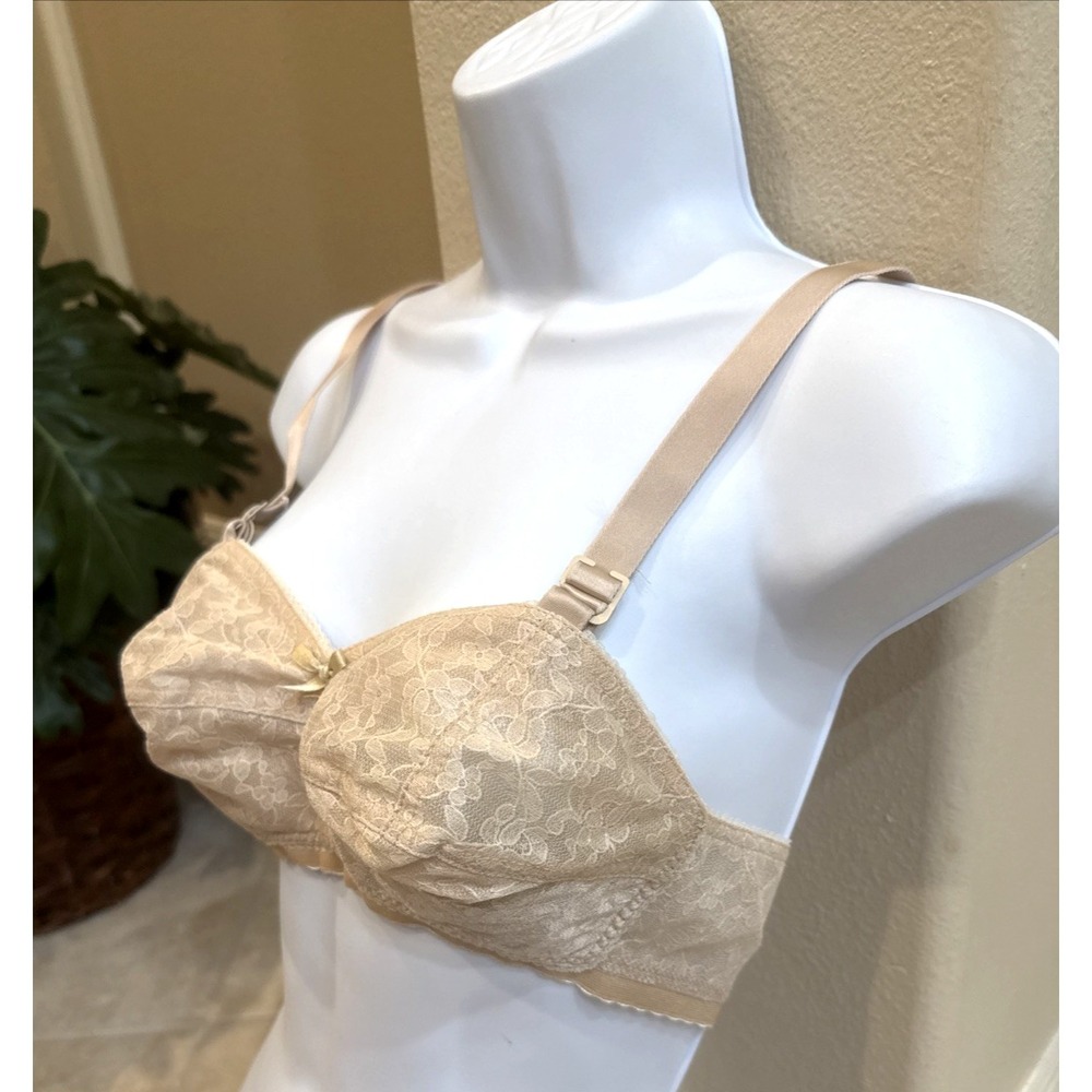 Vtg New 32CC Colasce COUTURE Bullet BRA‎ Beige Lace Pointed Cups Wireless USA